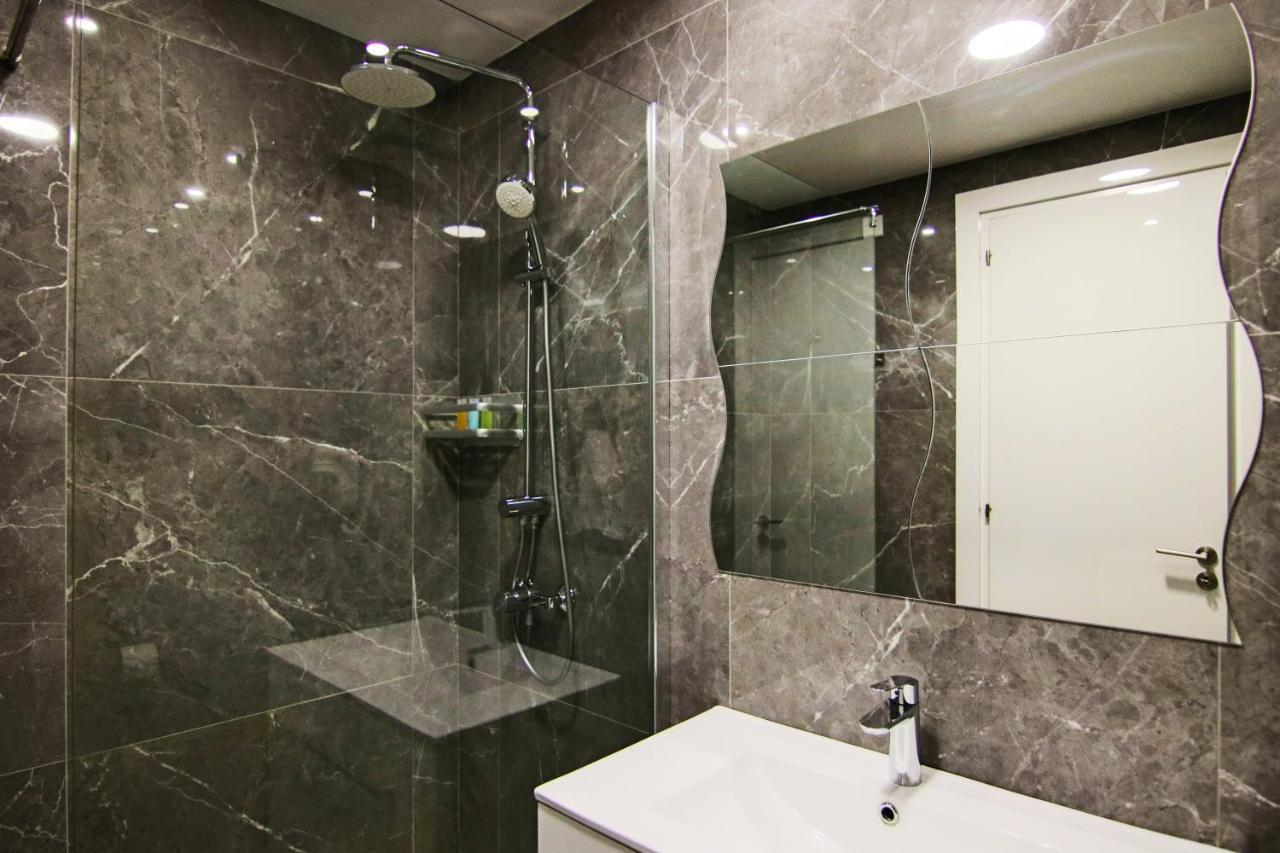 Phaedrus Living: Luxury Suite Nicosia 502 Exterior foto